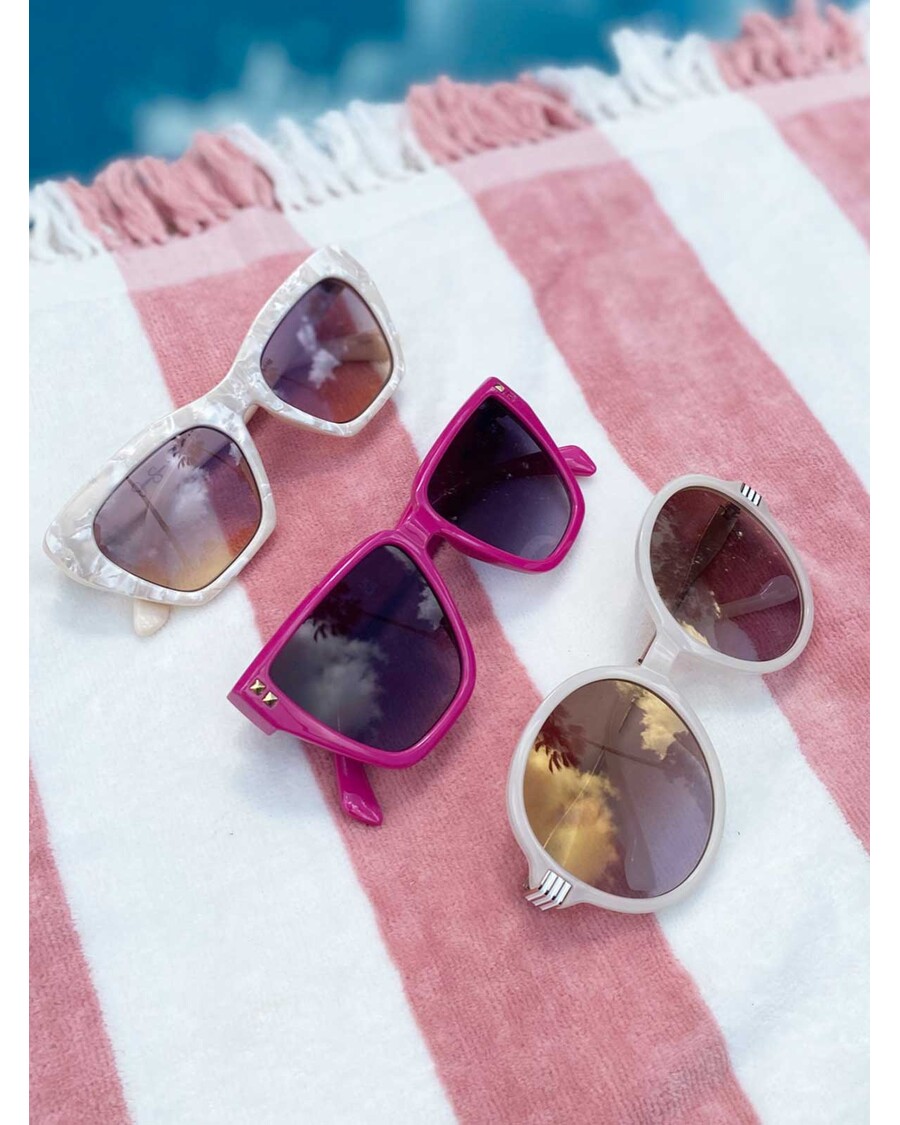 Jessica Simpson Vintage Cat Eye Sunglasses in Cream Marble