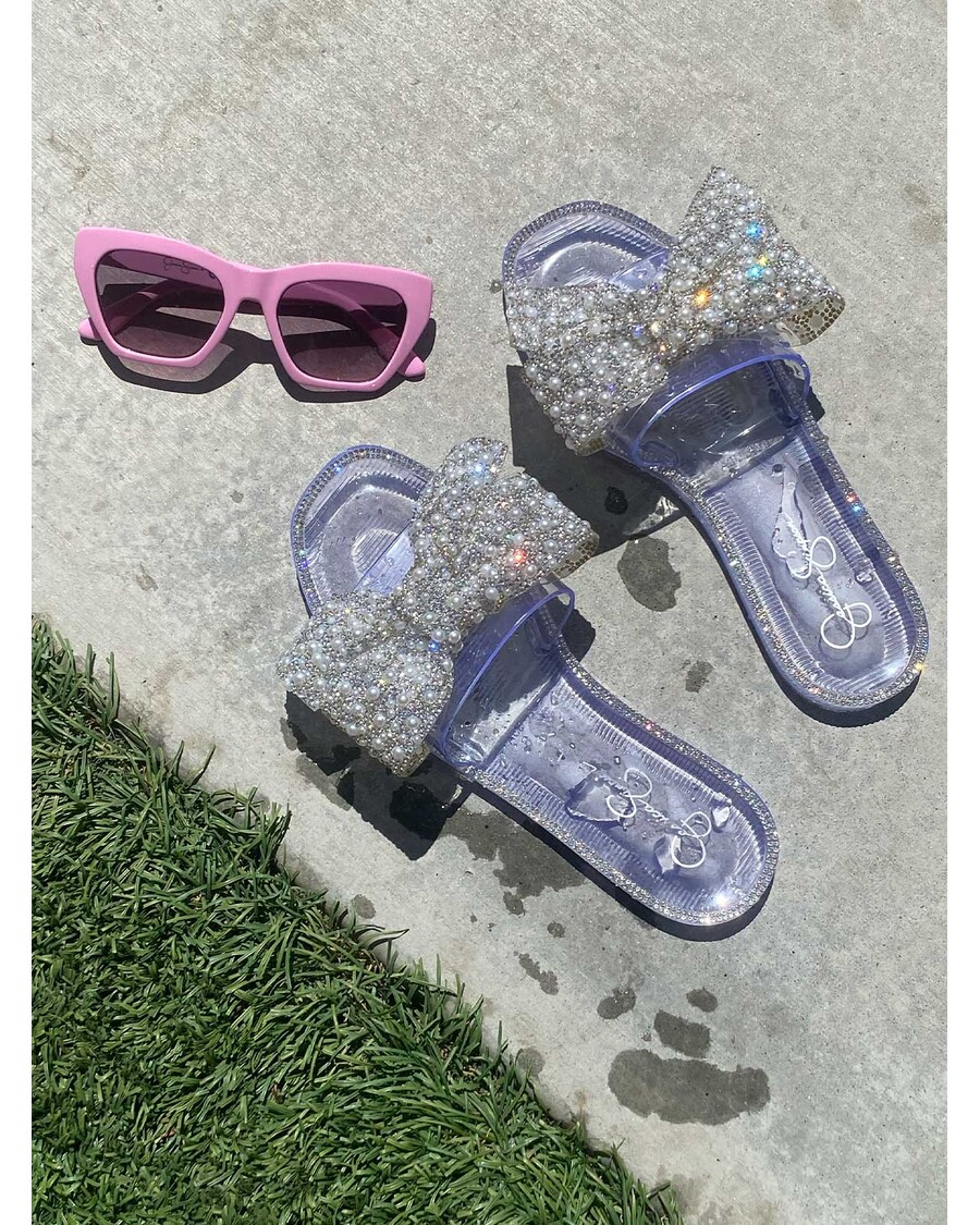 Jessica Simpson Vintage Cat Eye Sunglasses in Pink