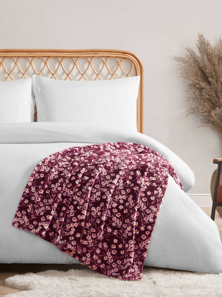 Jessica Simpson Wildflower Park Plush Throw I Vinrød Burgunder