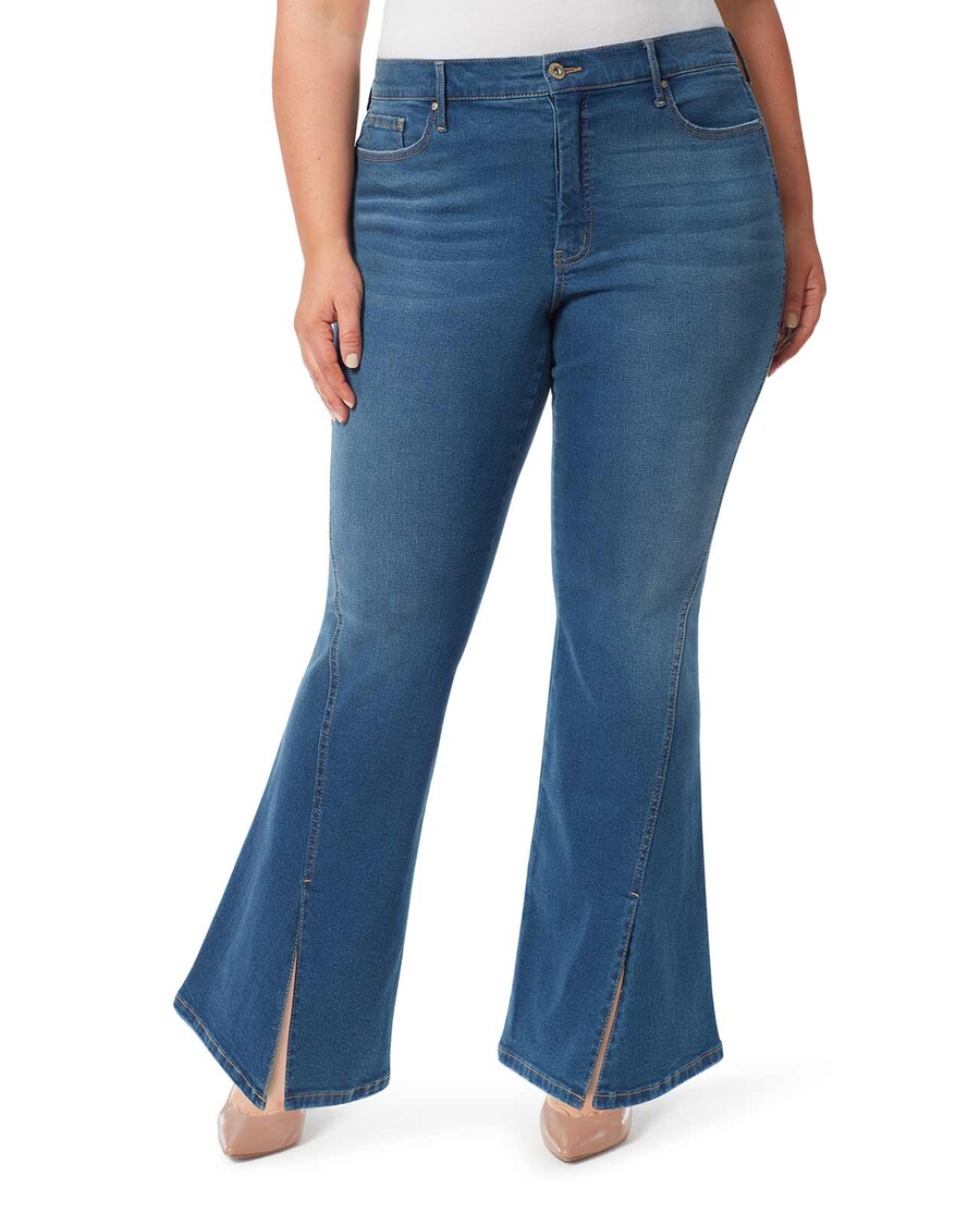 ジェシカ・シンプソン、ハイダイブでフレアを魅せる