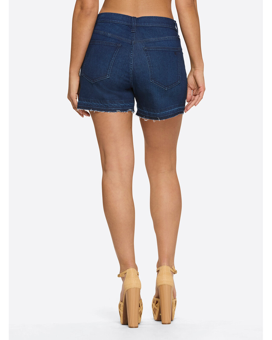 جسیکا سیمپسون عاشقانه کوتاه با شعله آبی