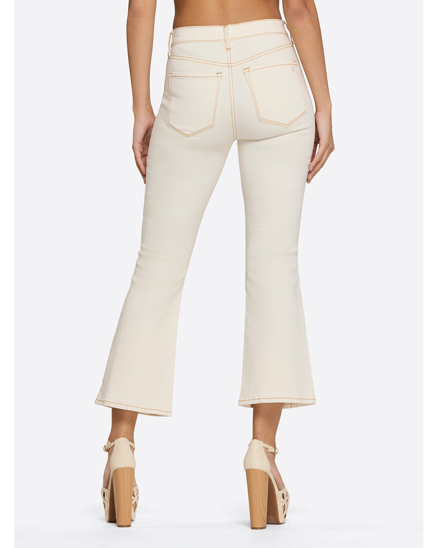 Jessica Simpson Czarująca Rozszerzana Kostka W Kolorze Ecru