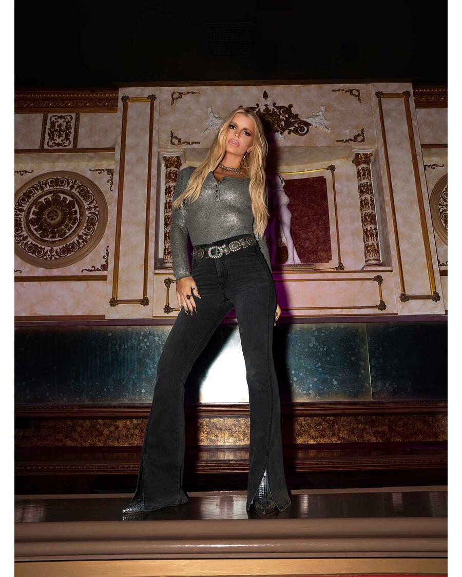 Jessica Simpson Charmed Flare In Improv