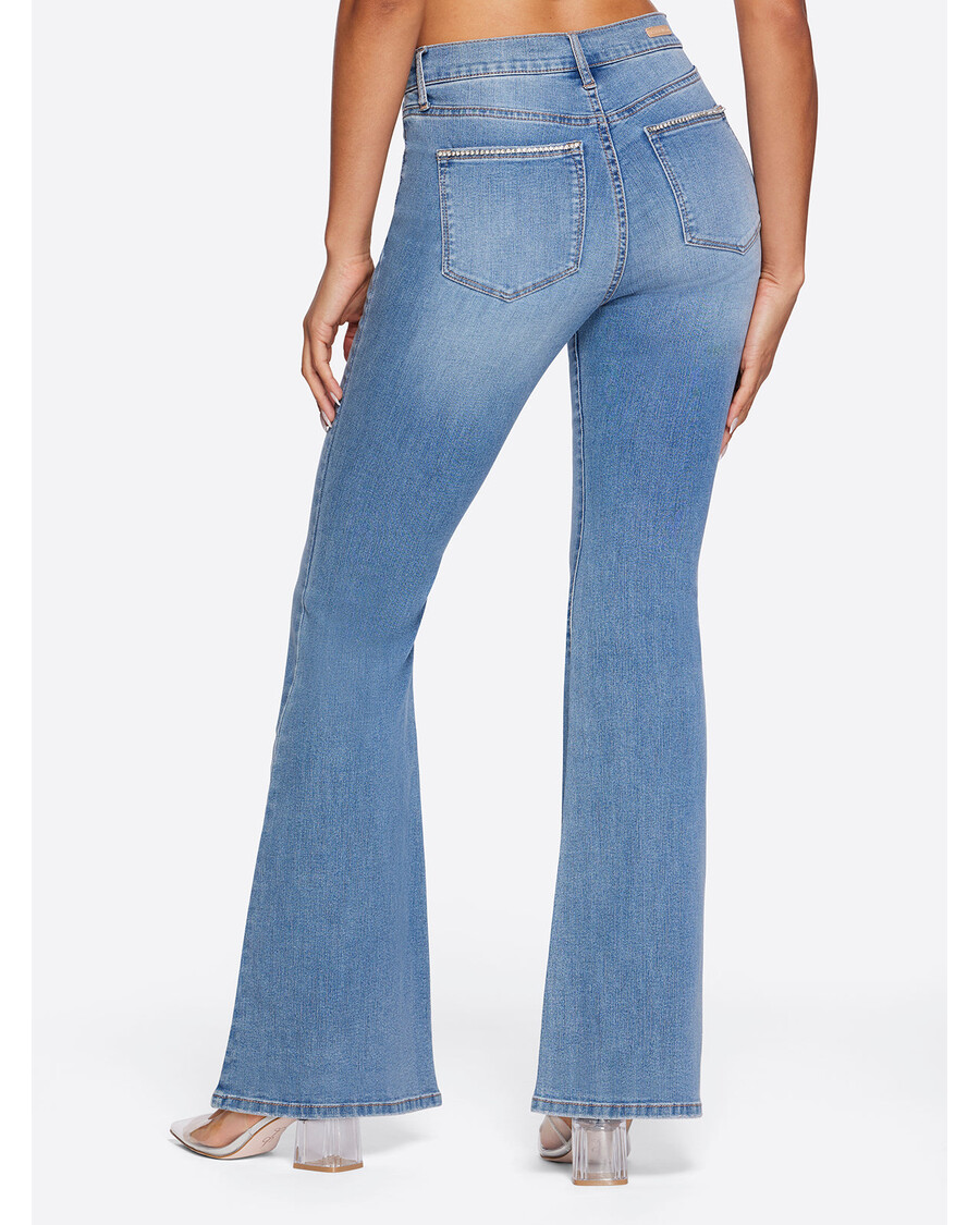 Jessica Simpson Sjarmert Bluss I Nedtelling