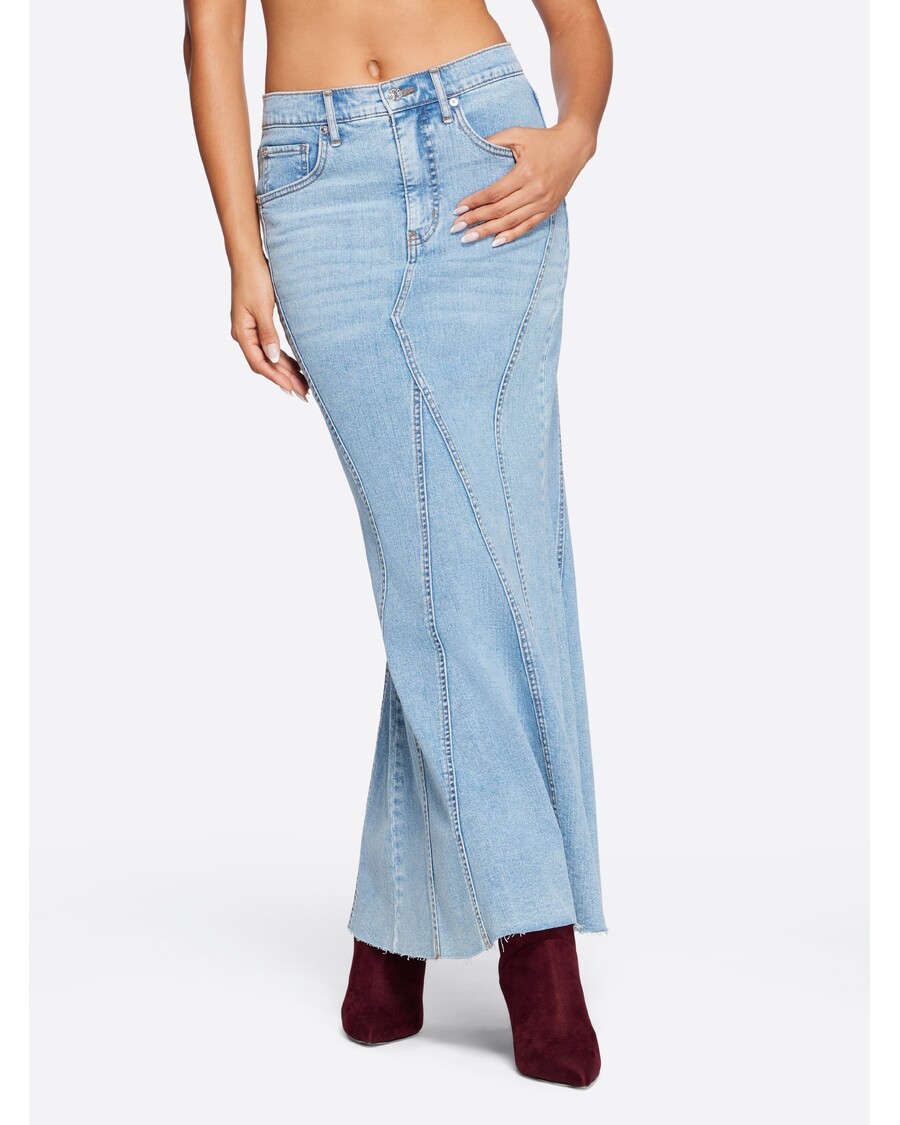 Jessica Simpson Traper Suknja U Otvorenoj Knjizi