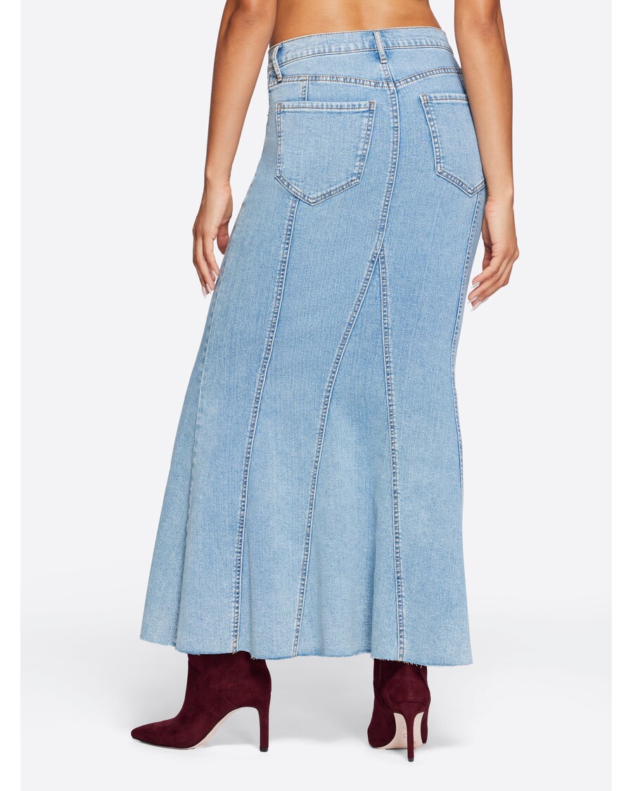 Jessica Simpson Traper Suknja U Otvorenoj Knjizi