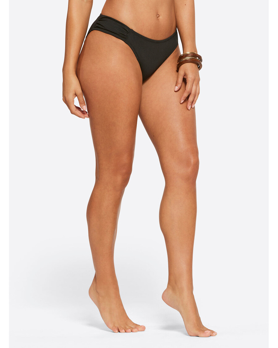 Jessica Simpson – Czarna Hipsterka Z Teksturą I Marszczeniem Po Bokach