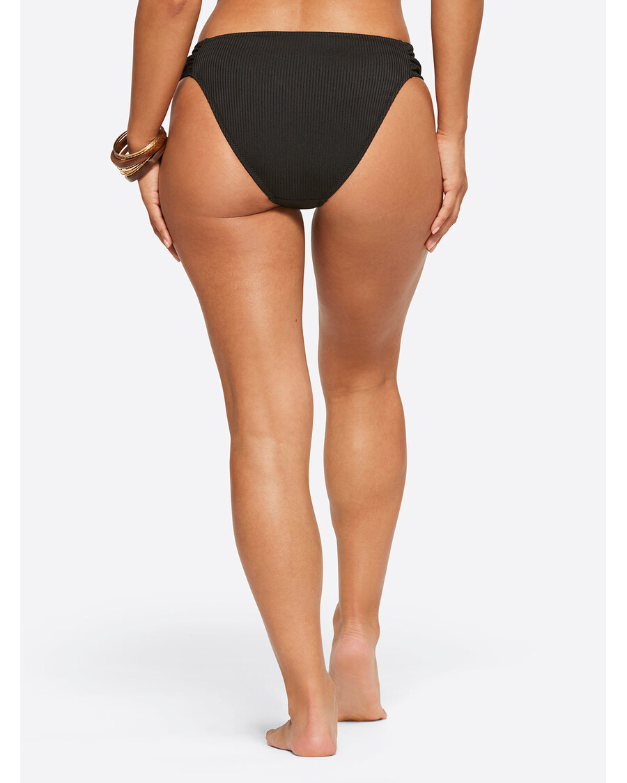 Jessica Simpson – Czarna Hipsterka Z Teksturą I Marszczeniem Po Bokach