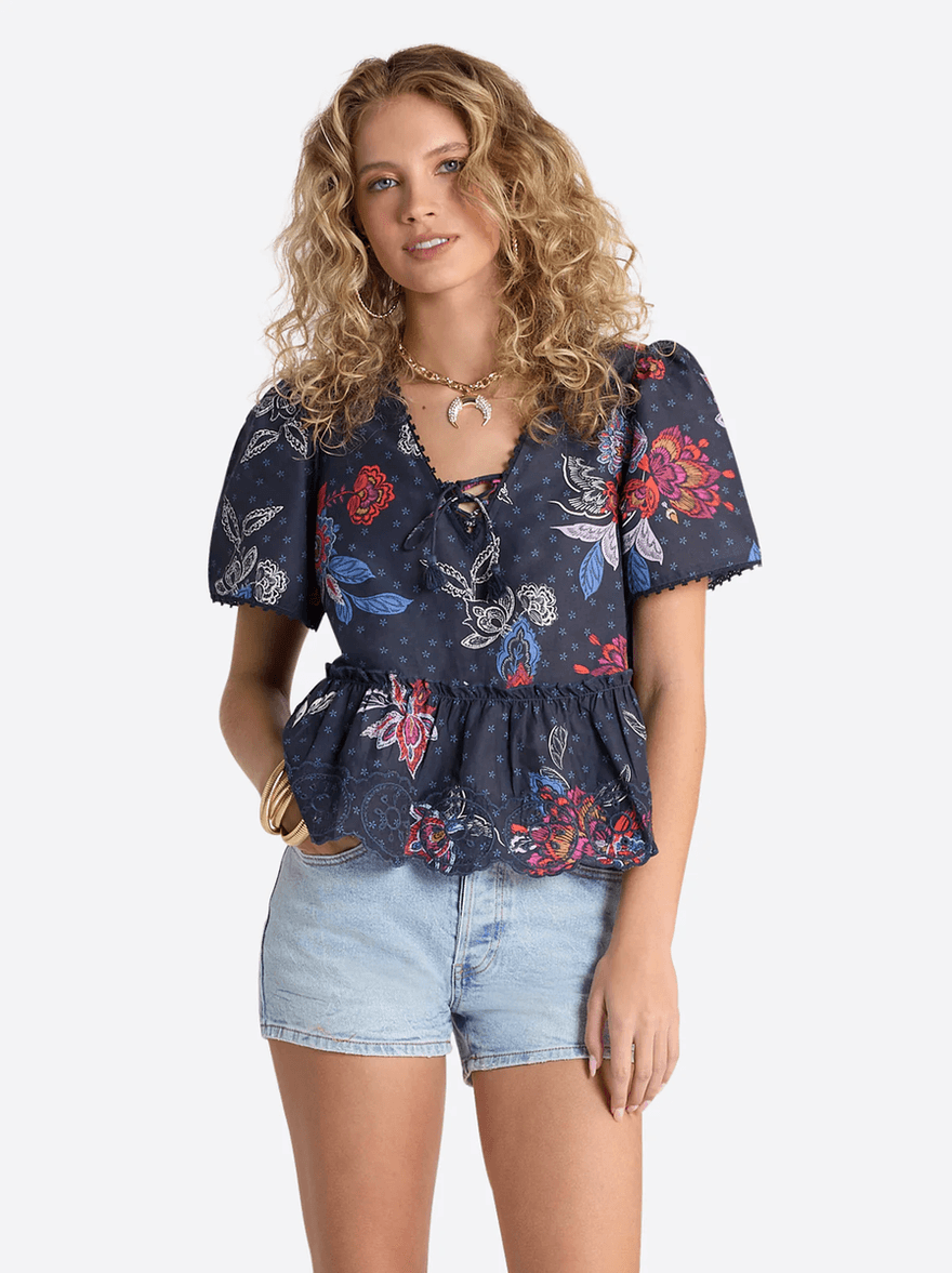 Jessica Simpson Raquelle Blouse in Polar Night Colorful Rio