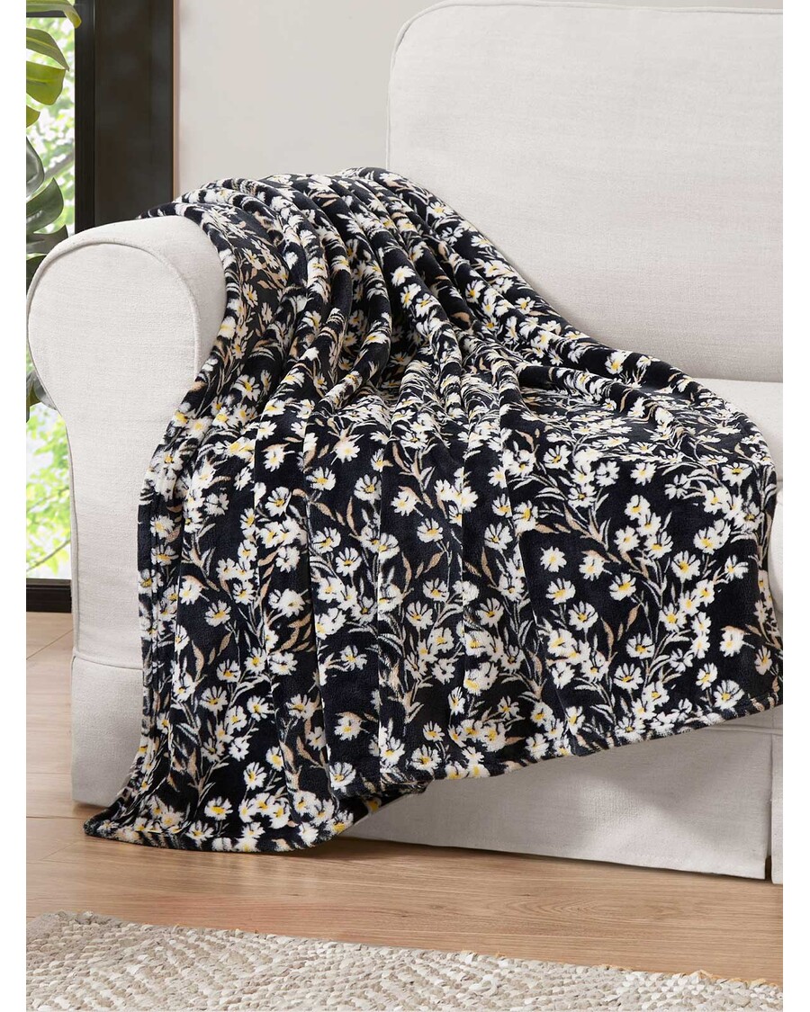 Jessica Simpson Wildflower Park Plush Throw in Black