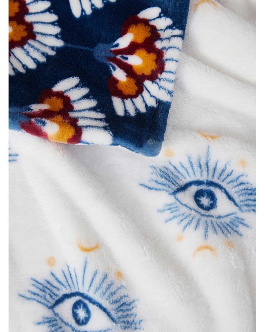 Jessica Simpson Celeste Plush Throw Plush in White & Navy