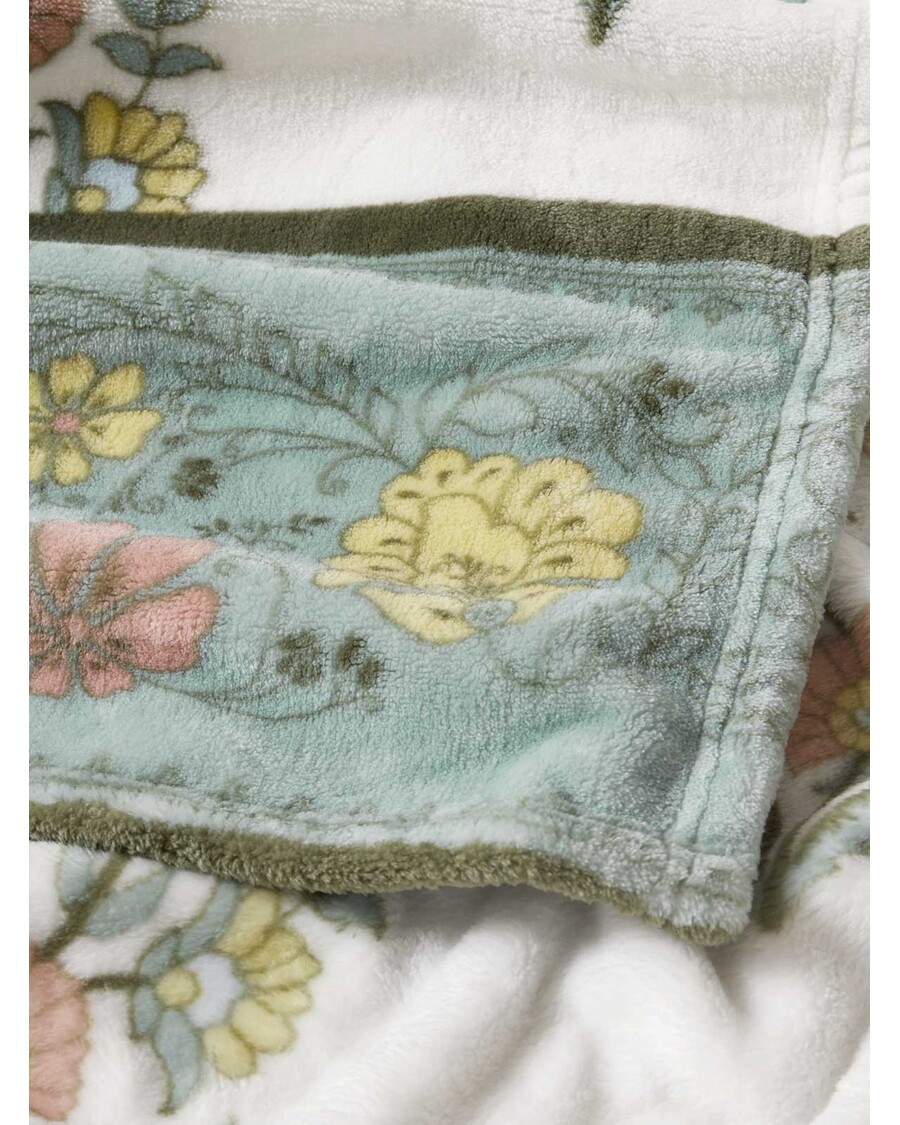 Jessica Simpson Serenity Plush Throw in Sage