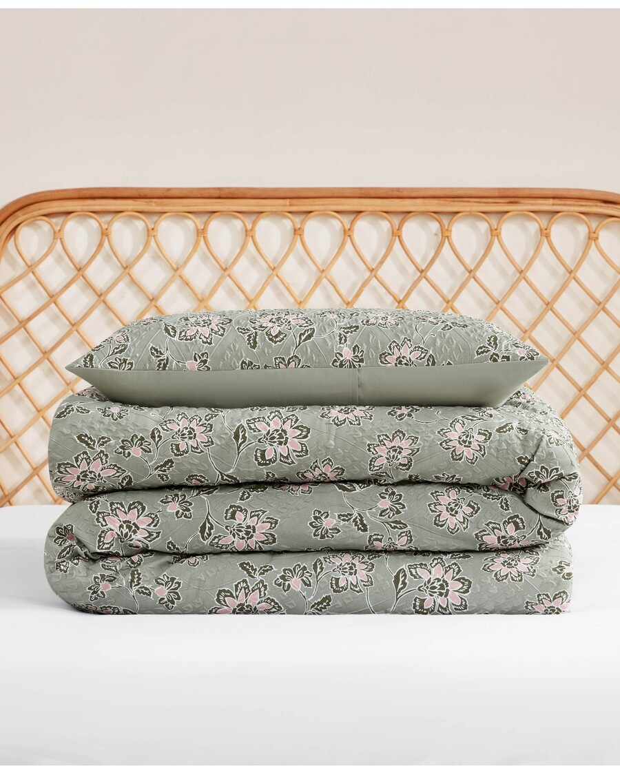Jessica Simpson Botanical Embossed Comforter Set