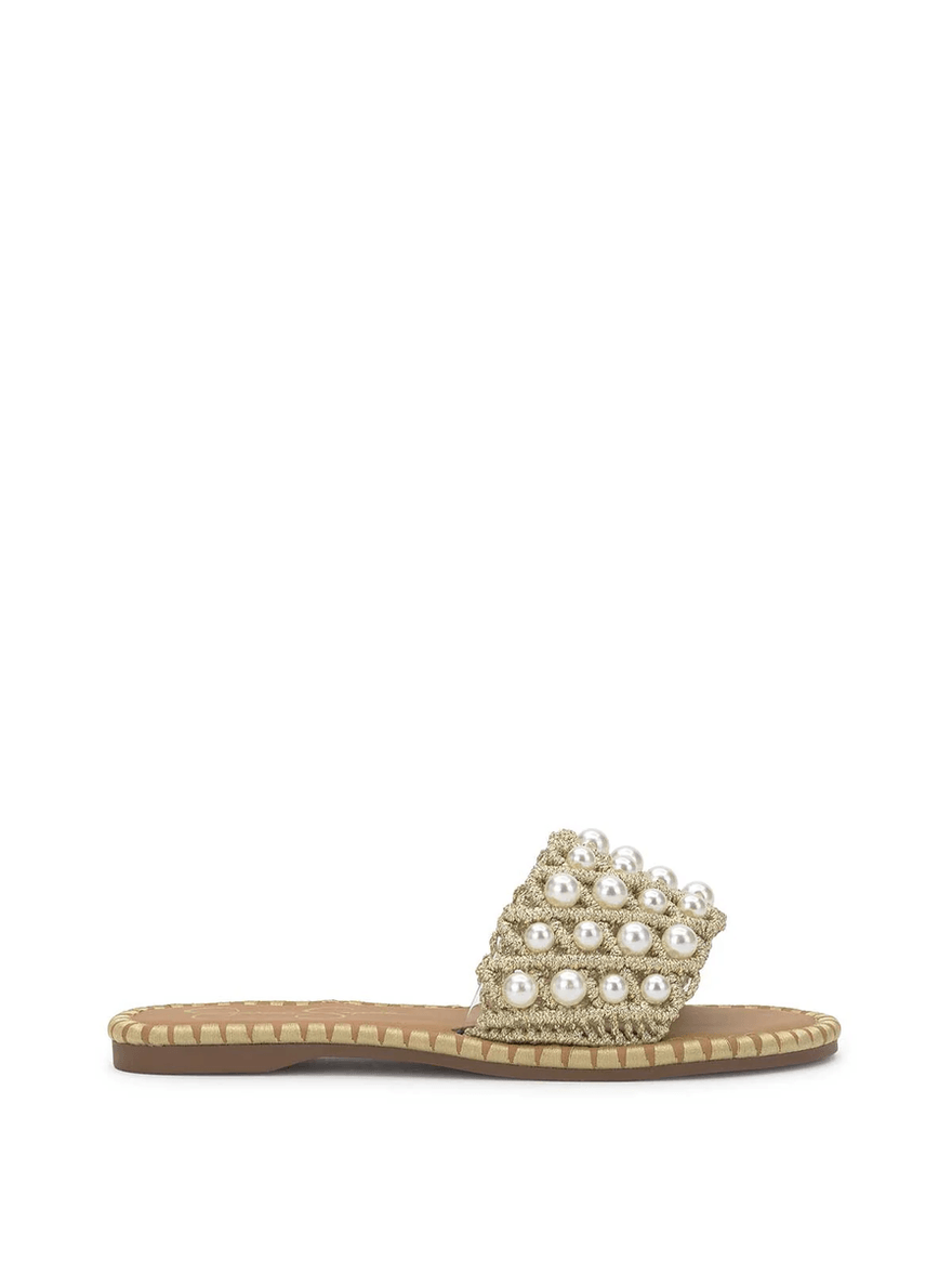 Jessica Simpson Brennara Flat Sandal in Soft Gold