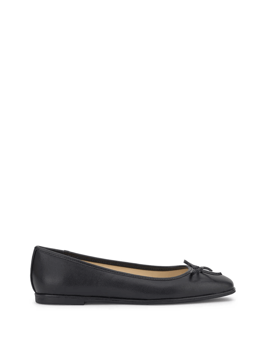 Jessica Simpson Vayrina Ballet Flat in Black
