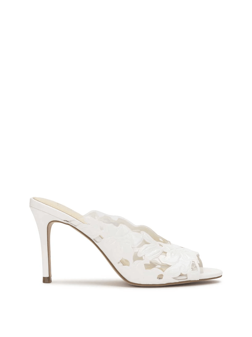 Jessica Simpson Justera High Heel in White